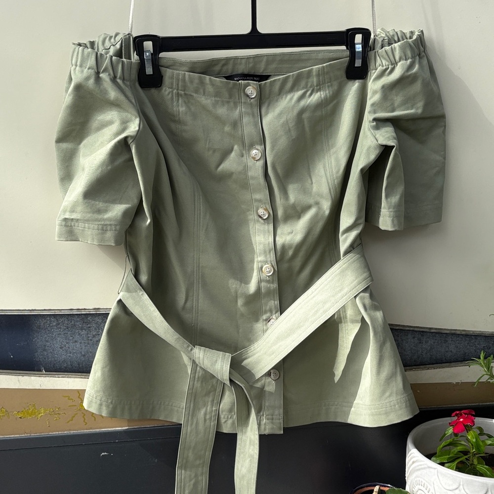Banana Republic Light Tan Garment